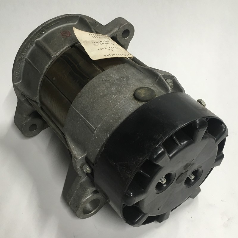 4124190 Alternator (Lot 1st. met & 2st. zonder beschermkap)