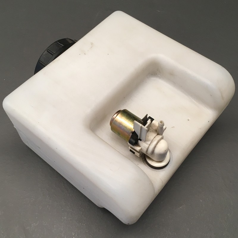 5107189 Ruitensproeiertank