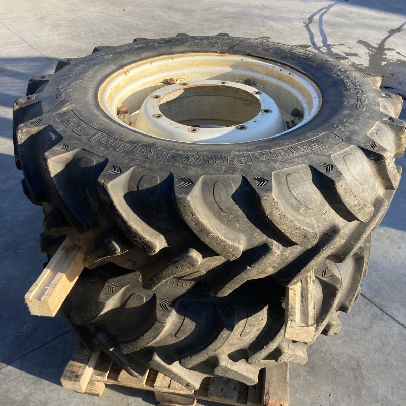 Set banden + velgen 380/85 R28