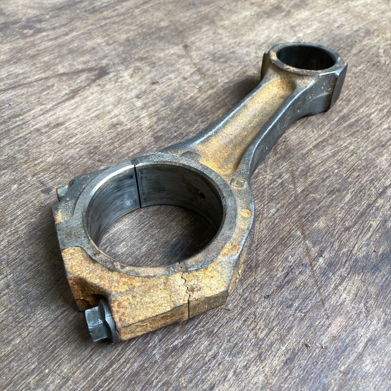 [98461751] 98461751 Drijfstang (met schuine zijden)