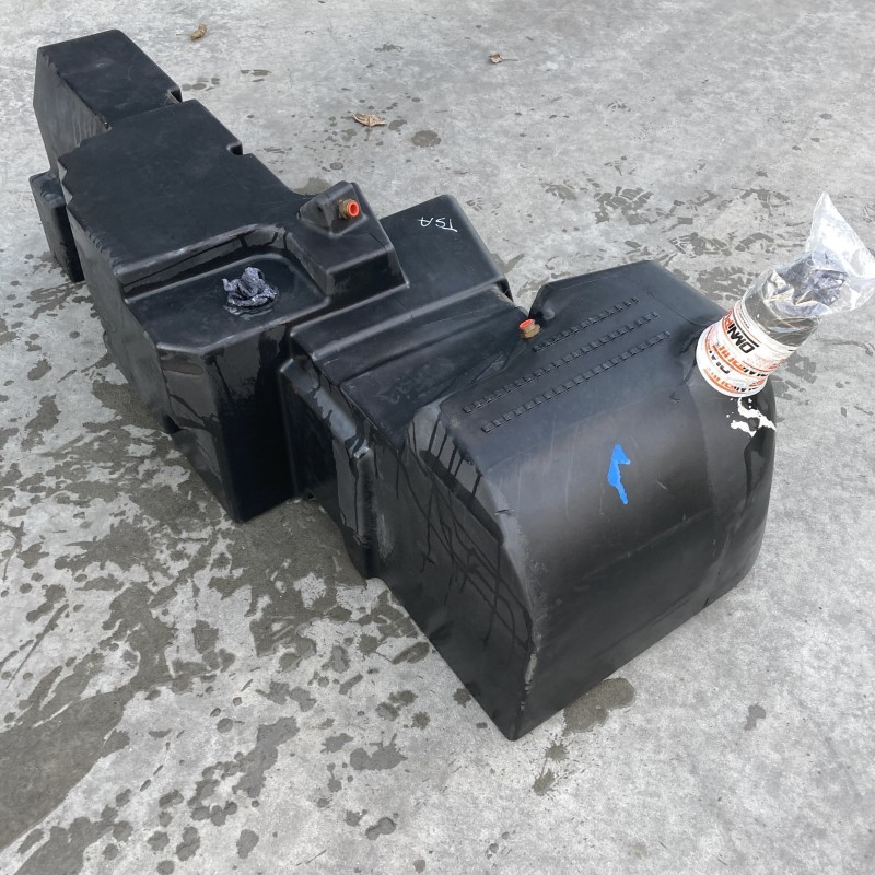 82039235 Brandstoftank