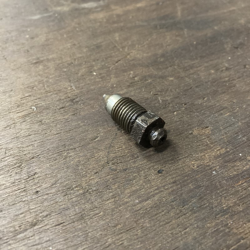 5117615 Plug