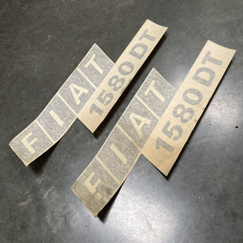 [5114014] 5114014 Set van 2 stickers FIAT 1580DT