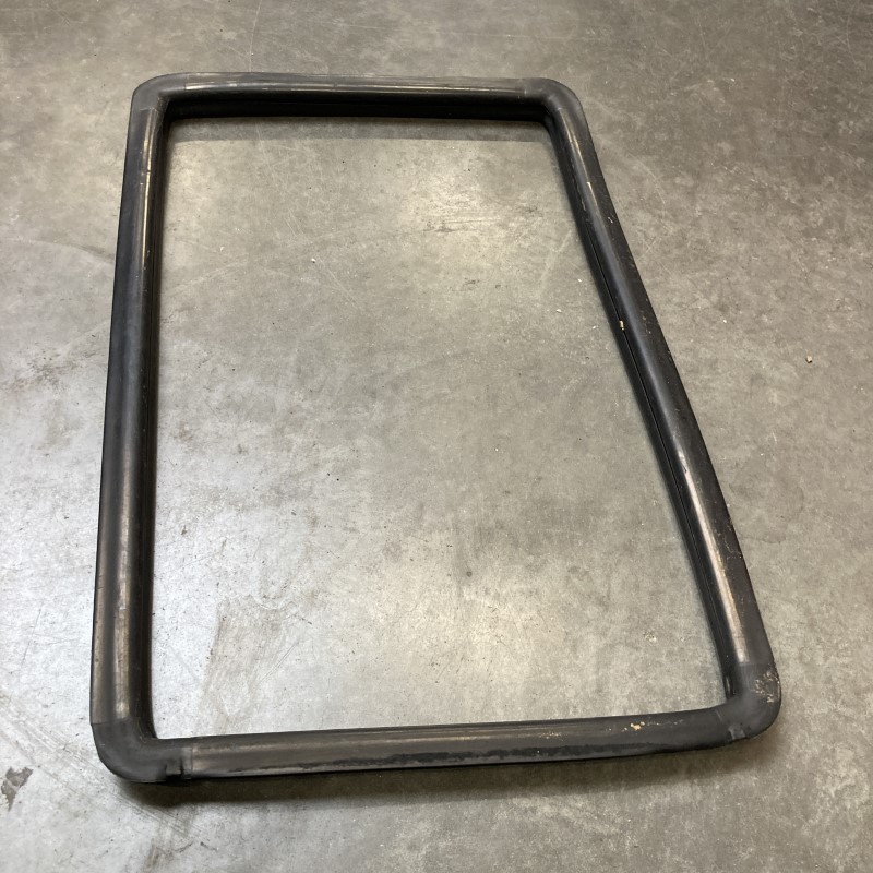5132709 Rubber klein voorruit CS16 cabine