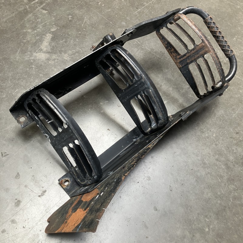 84476507 + 87565407 Rechter trap T7000