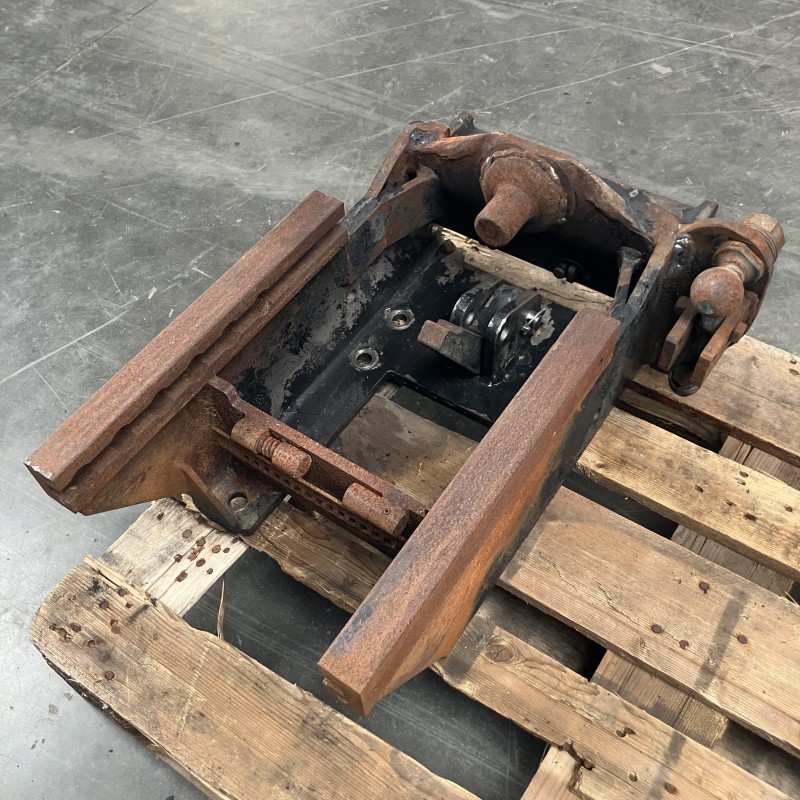 84351216 Trekhaakframe lange wielbasis