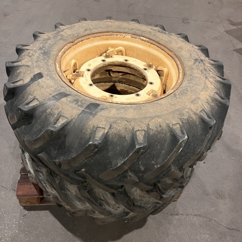 Set voorwielen 160-90 (16.9R28)