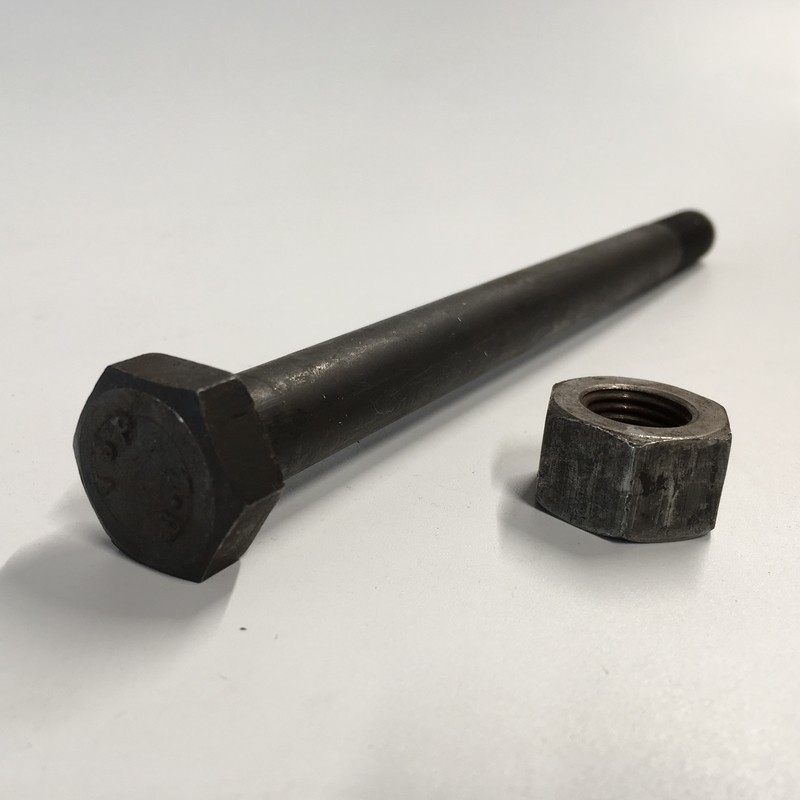 15971321 Bout M14x1,25x180 + moer